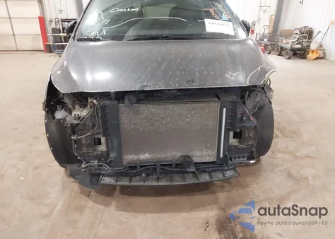 2017 Kia Sedona Lx z USA, uszkodzony, nr VIN KNDMB5C12H6316229